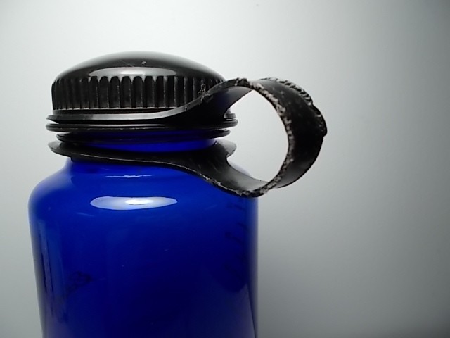 Eddie Bauer 32 Oz Blue Plastic Water Bottle