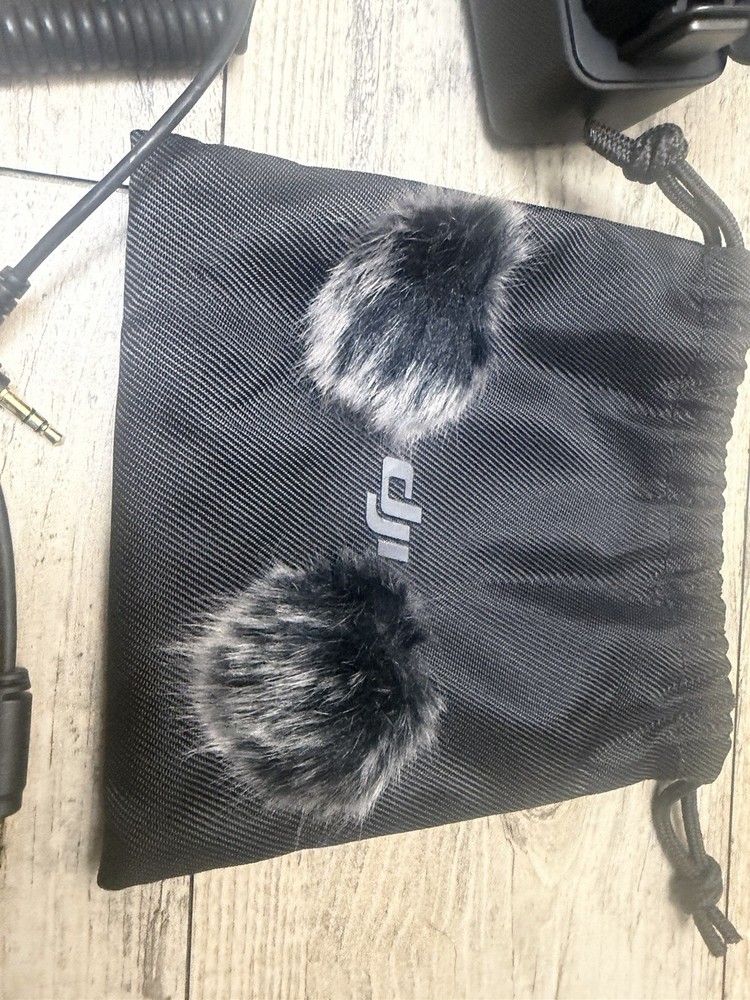 DJI Mic 2 Wireless Clip-On Microphone System, Black, Charging Case