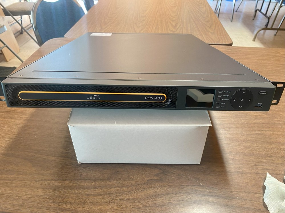 ARRIS DSR-7403 COMMERCIAL INTEGRATED SATELLITE RECEIVER/TRANSCODER. DSR7403