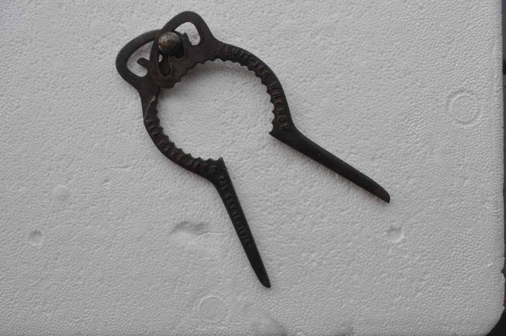 Antique / Can Opener & Compass