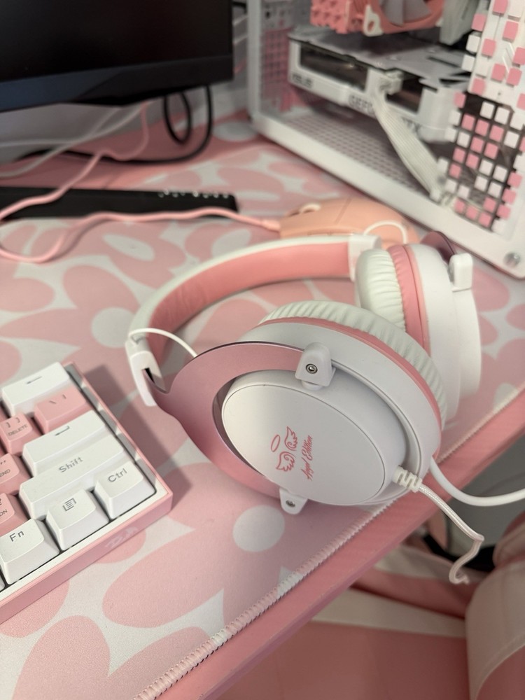 Aesthetic Pink Gaming Setup – Full Bundle