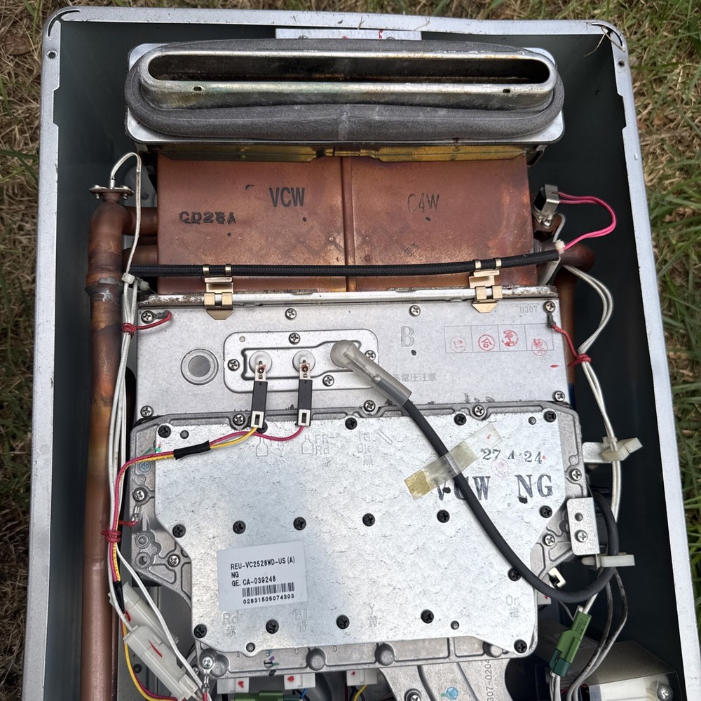 rinnai tankless water heater Parts Or Repair With Box No Controller Unit