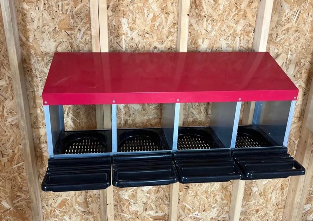 4 Hole Chicken Nesting Boxes Metal Chicken Egg Laying Box with Perch