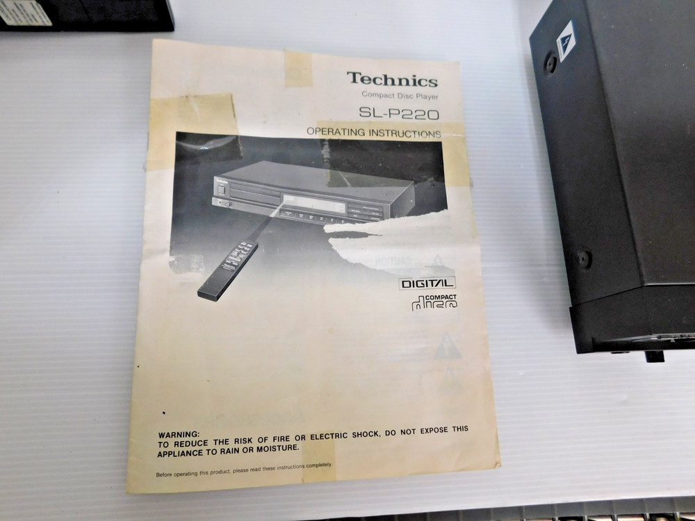 RETRO (1987) Technics SL-P220 CD Player WITH Remote Control