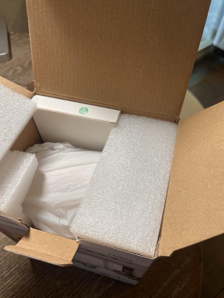 Multimedia desktop tabletop smart projector with WiFi & Bluetooth - new