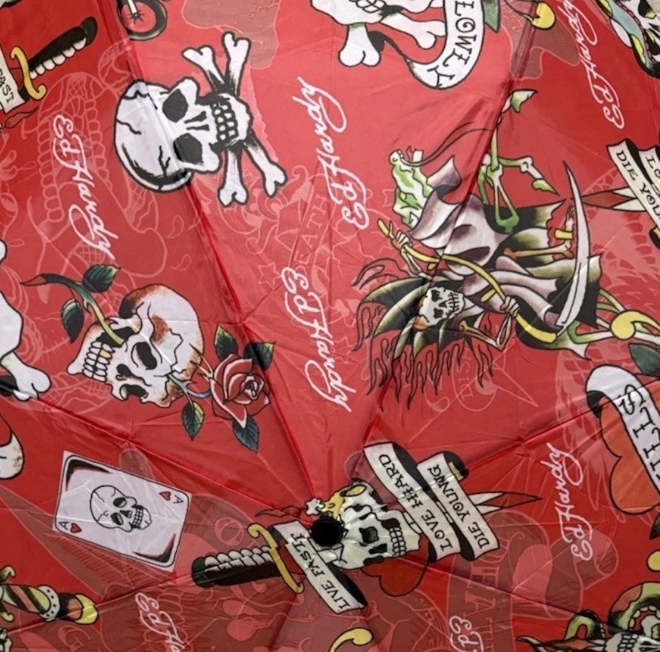 NWT ED HARDY RED SKULLS COMPACT UMBRELLA WITH CASE