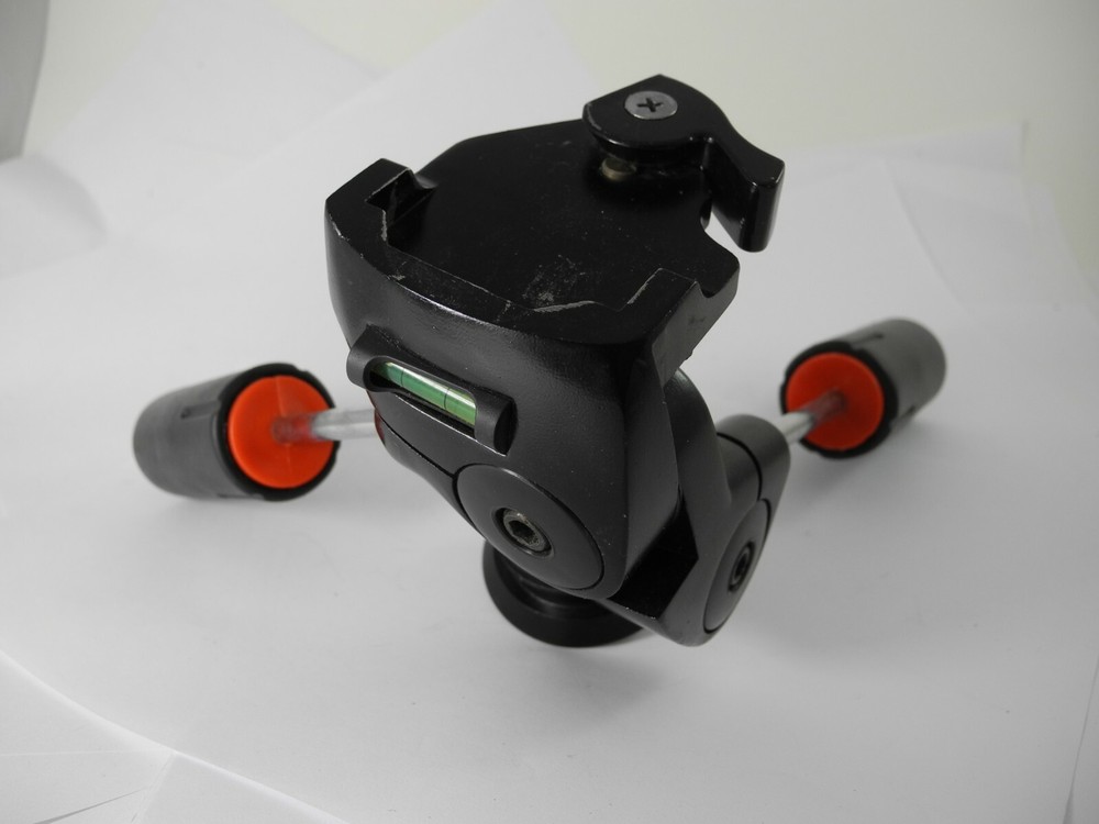 PROMASTER QUICK RELEASE  DOUBLE SWIVEL HEAD NICE NEEDS QUICK PLATE