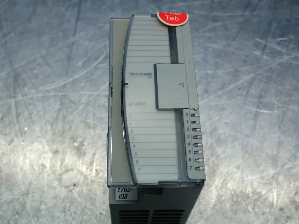 ALLEN BRADLEY MICROLOGIX 8-POINT DIGITAL INPUT MODULE 1762-IQ8