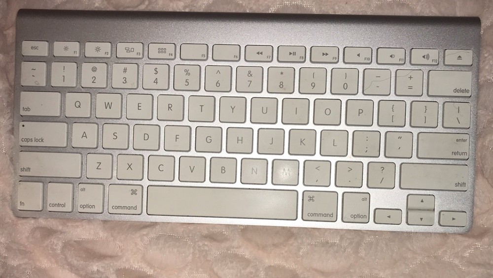 Original Apple Magic Keyboard Bluetooth Wireless Model A1314 - TESTED WORKING