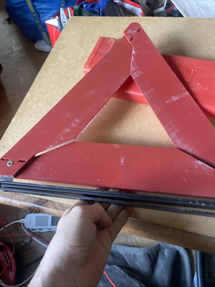 Bins RON WARNING TRIANGLE