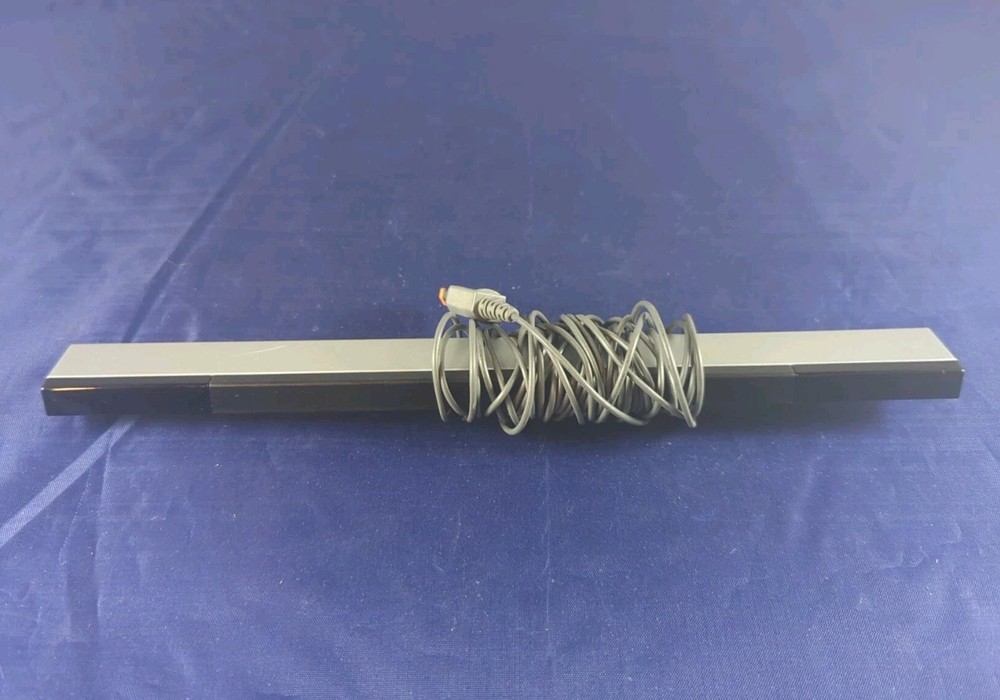 Nintendo RVL014 Original Wii Sensor Bar - Silver