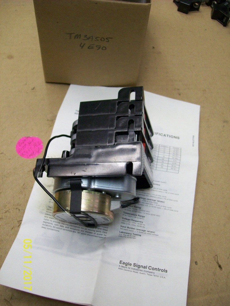 NEW EAGLE SIGNAL TM3A505 TIME / MODULE REPEAT CYCLE TIMER (missing knob)