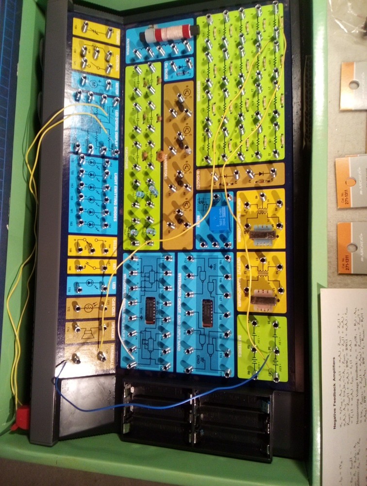 Science Fair 28-265 200 In One Electronic Project Lab