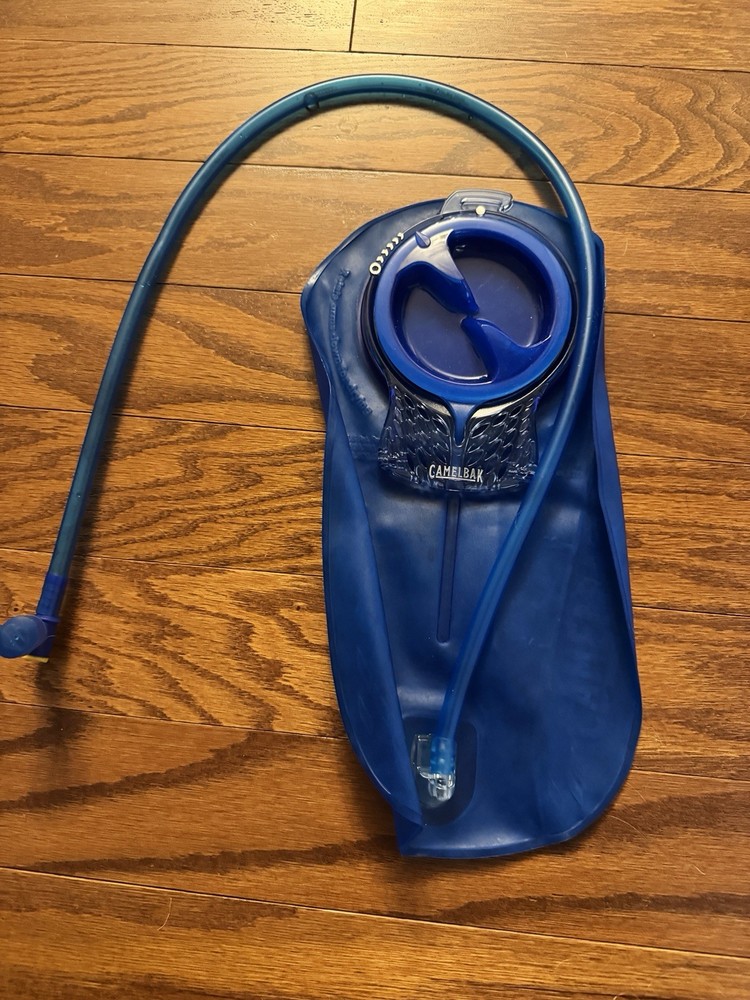 CamelBak Rogue Hydration Pack Green Nylon, Adjustable, Lightweight, 2 Pockets