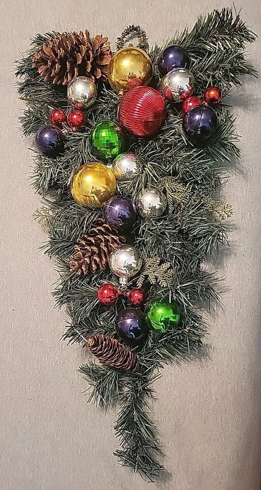 Christmas [Tree] Pine Wreath w/ Mixed Ornaments - Multicolored (Changeable)