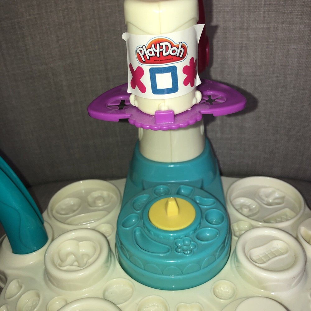 Hasbro 2007 Play dough Kitchen Creations Modeling Set~Machine Only