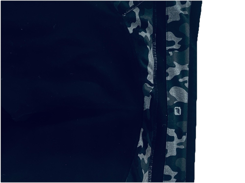 FABLETICS "Camacan" Camo Capri leggings Size M/L