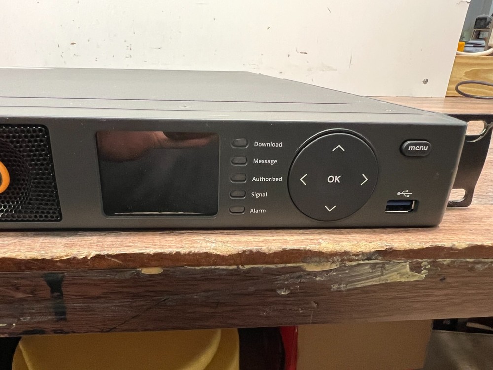 ARRIS DSR- 7401 COMMERCIAL INTEGRATED SATELLITE RECEIVER/TRANSCODER DSR7401