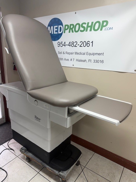 Midmark Ritter 224 Exam Table