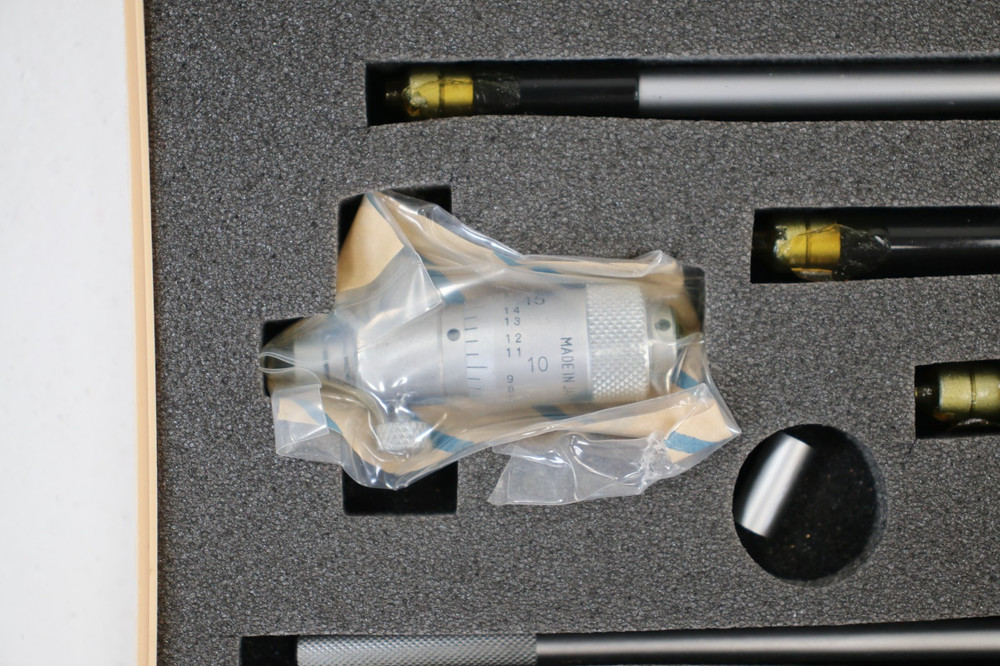 Mitutoyo Micrometer 141-108 VERY NICE