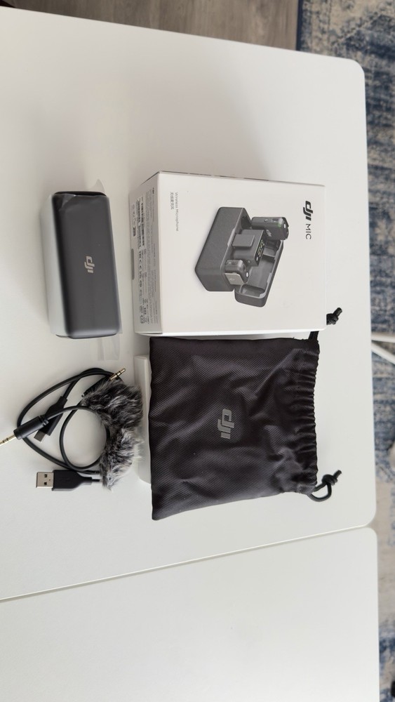 DJI Mic 1st Gen Compatible with 2tx/1rx, Charging Case, USB C Cord