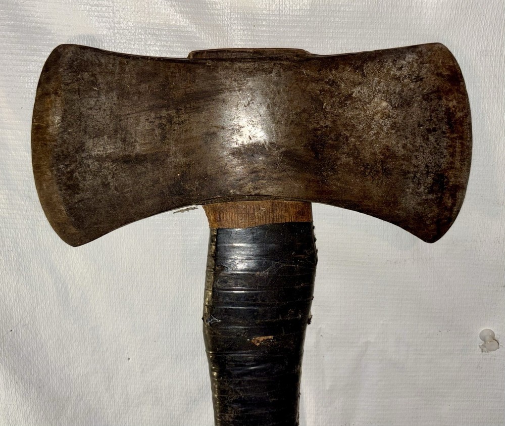 VINTAGE DOUBLE BIT WOODSMAN'S LONG HANDLE AXE