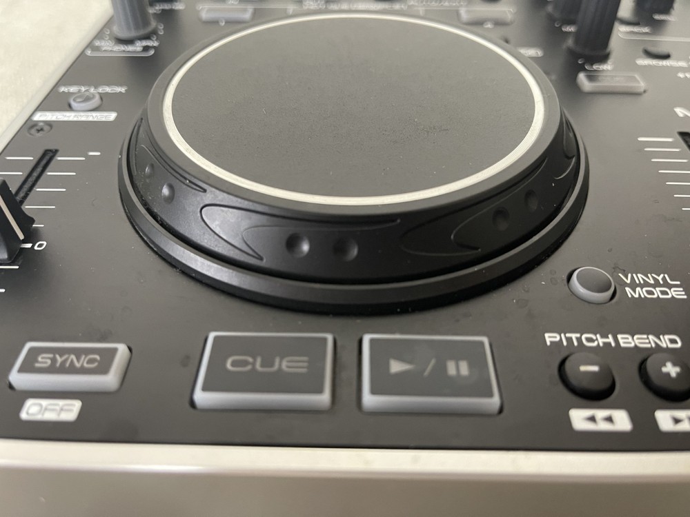 Denon DJ MC2000 2-Channel DJ Controller Black with USB Cable Tested & Working