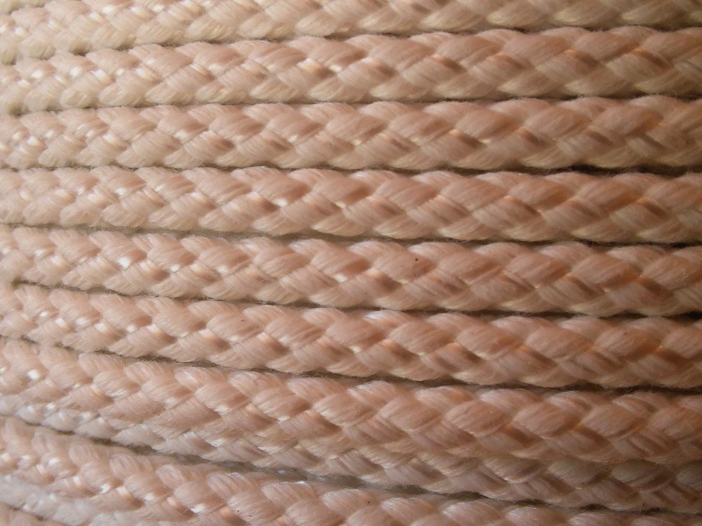 7/32"x 900 ft. Diamond Braid Spun Polyester rope spool.