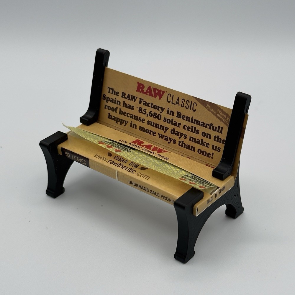 RAW Classic Slow Burning Papers + Black Rolling Paper Bench Display (2 PACKS)