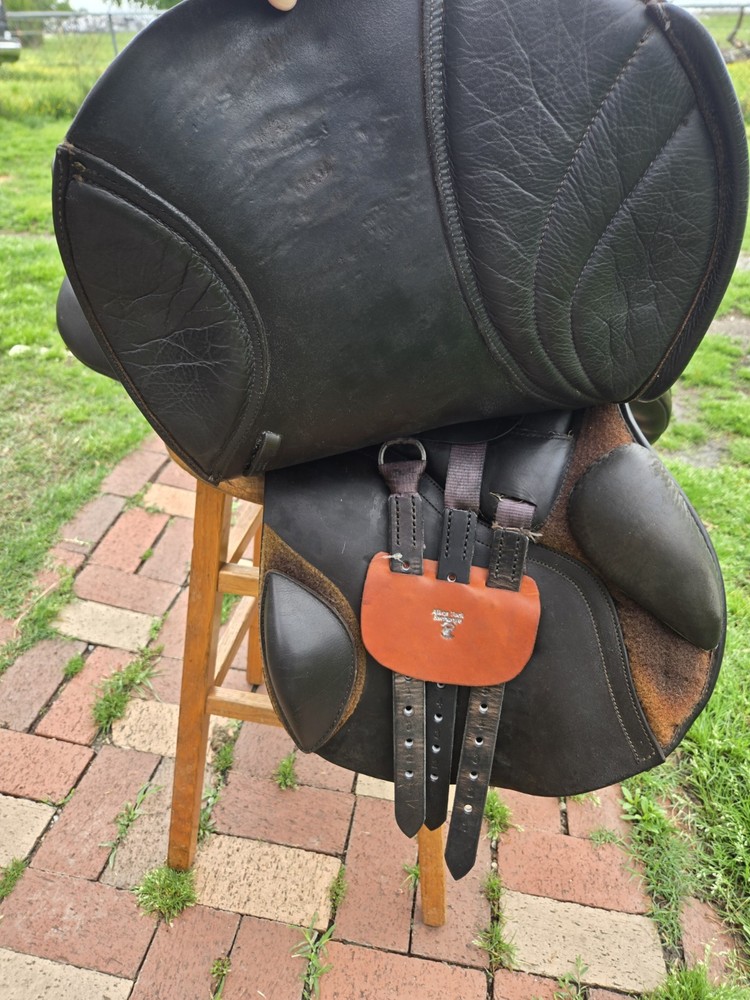 Kent & Masters S-Series Jump Saddle 17.5"