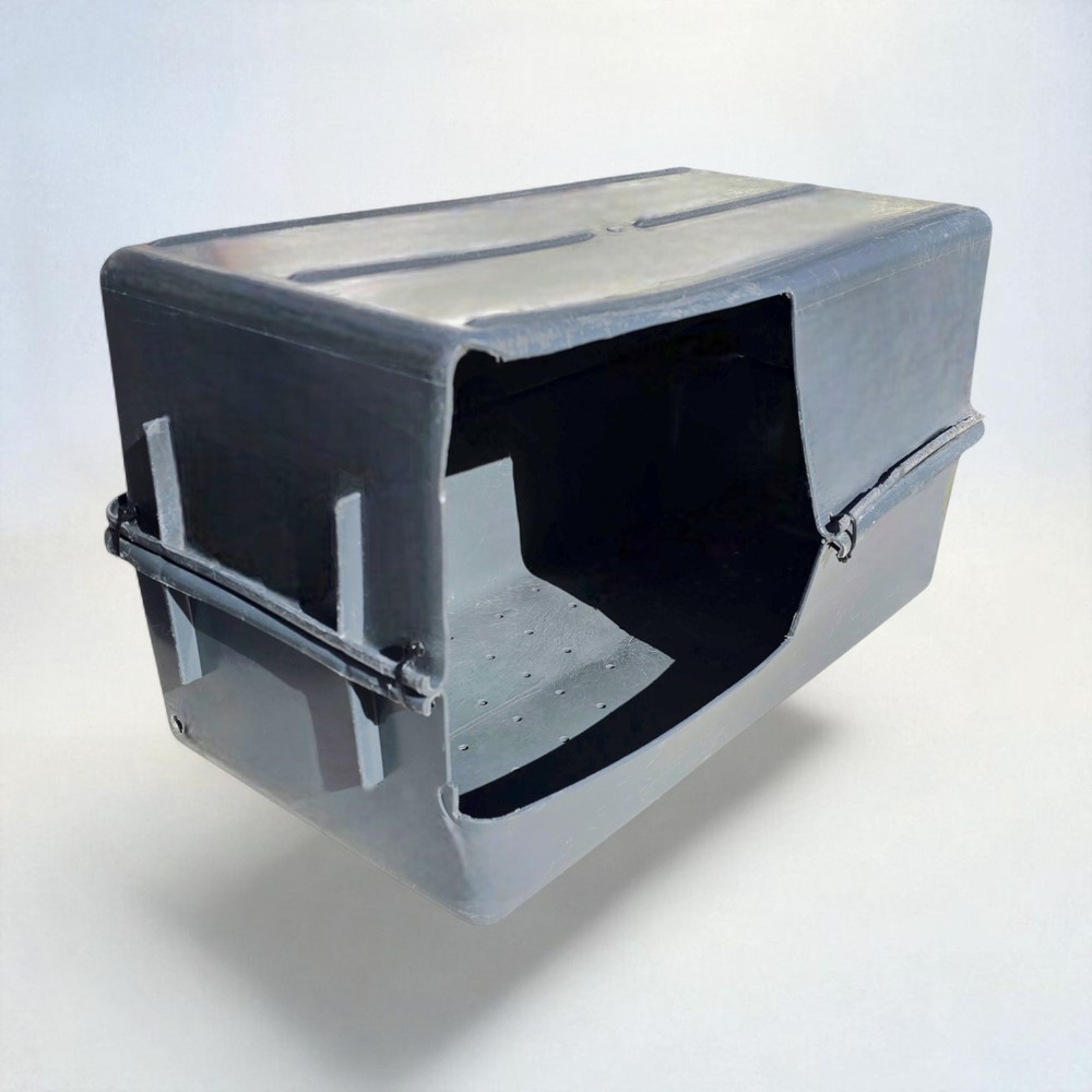 Refurbished Plastic Rabbit Nest Box – Weather-Protective, Locking Cage-Mount – L