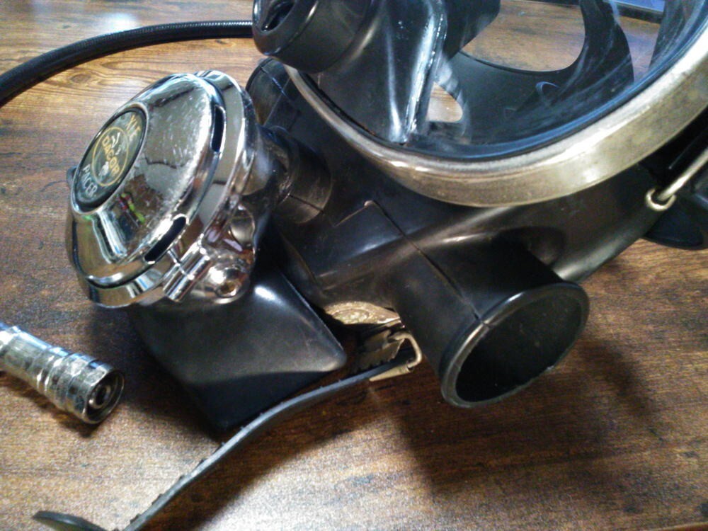 Aqua-Lung Full Face Mask/Regulator for Hookah Dive.