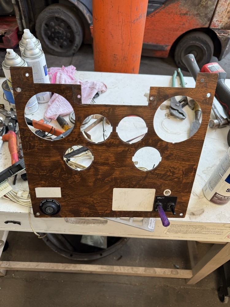 PETERBILT DASH GAUGE INDICATOR PANEL 1703969M001