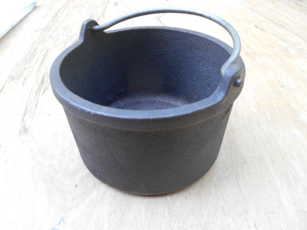 3-1/2" CAST IRON SMELTING POT , OTHER