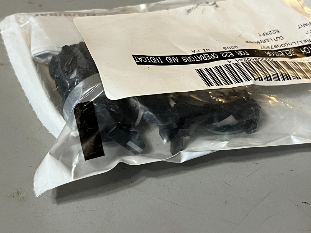 Cutler Hammer, Selector Switch, E22XF1