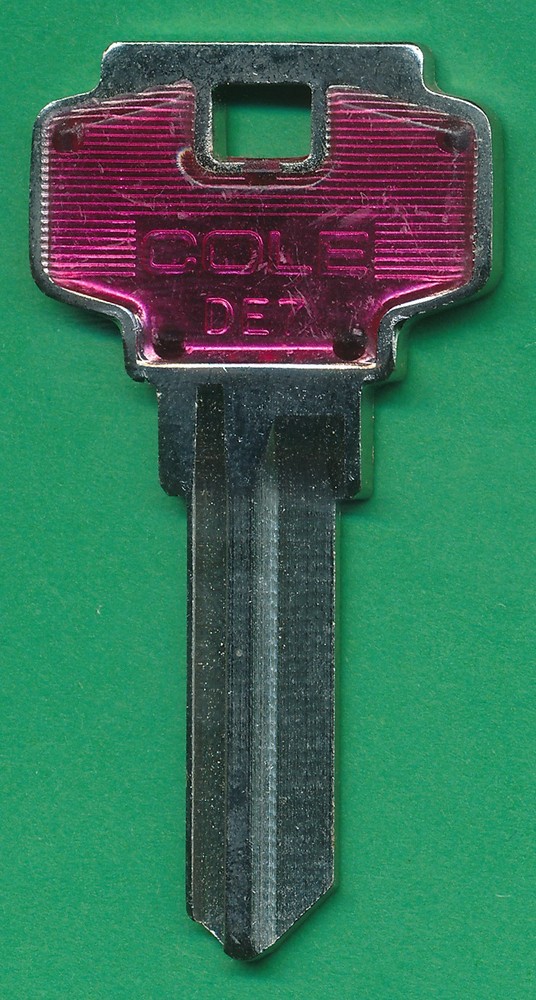 DE-7 KEY BLANK PINK PLASTIC TOP