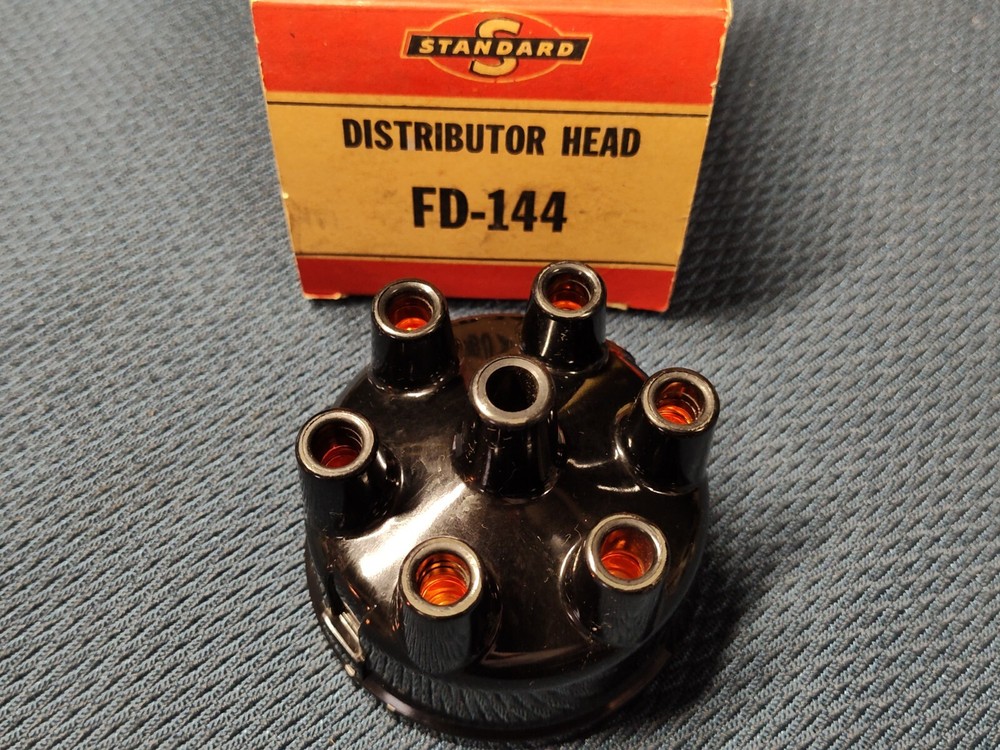 Distributor Cap Standard FD144 White Trucks 1966-74 Ref 161889-A