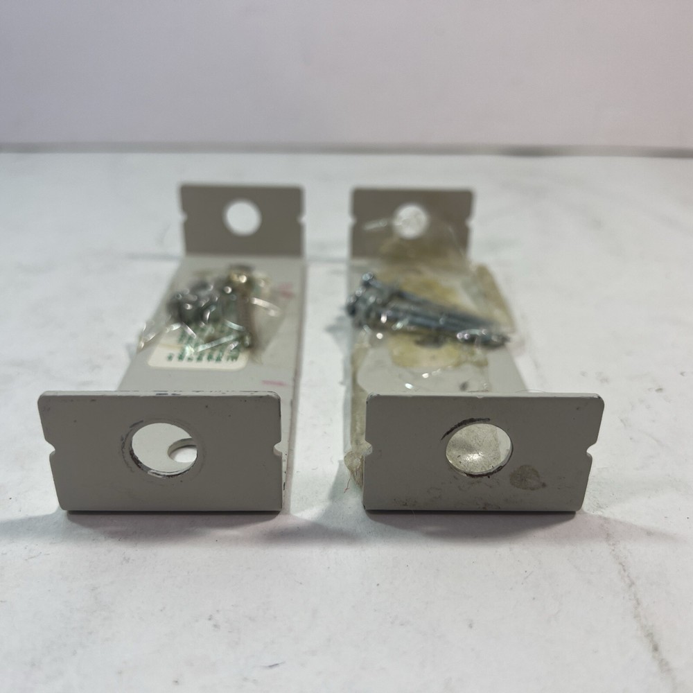 OmniMount Wall Mount Speaker Mount White