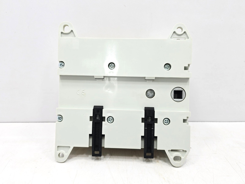 SIRCO VM2 160A CHLORIDE SOCOMEC MANUAL TRANSFER SWITCH