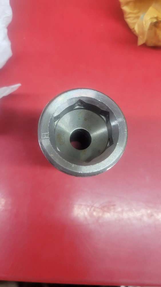 3680293 GENUINE CUMMINS FILTER HEAD ADAPTER NOS