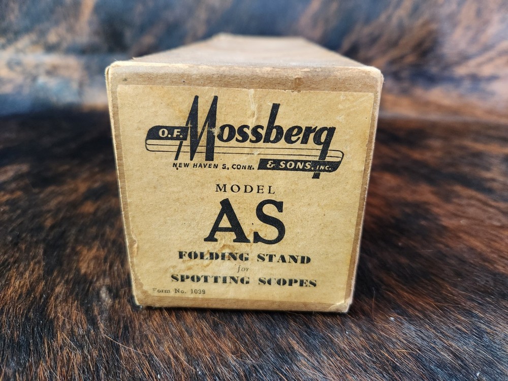 Mossberg A Spotting Scope with Folding Stand