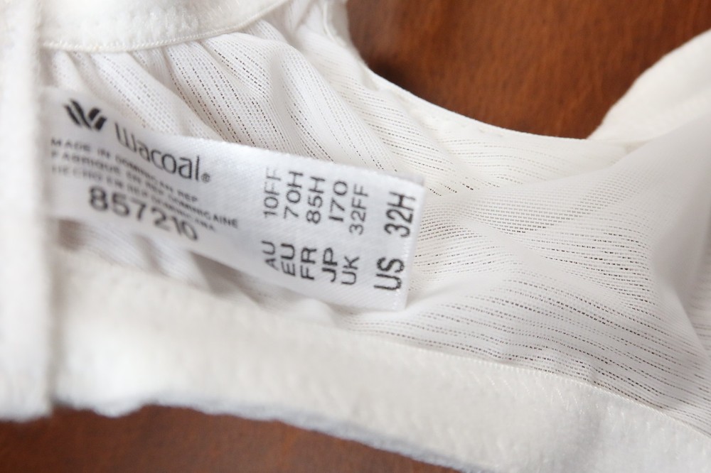New Wacoal Visual Effects Minimizer Bra - Size 32H - White - # 857210