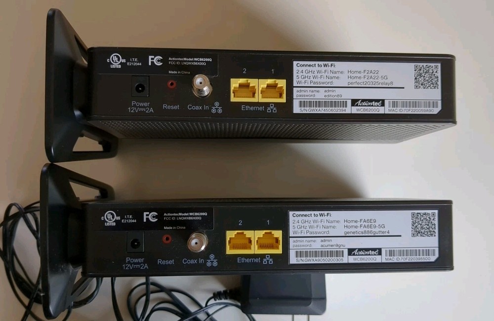 2 Actiontec WCB6200Q Wireless Network Extender Verizon WiFi