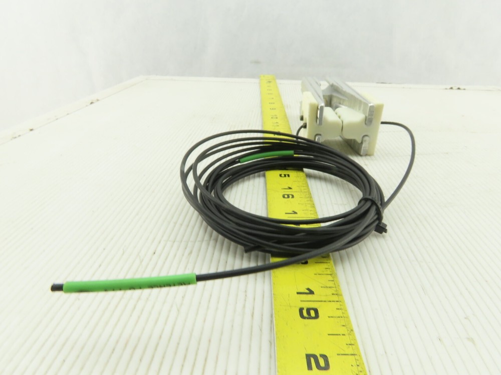 Keyence FU-77V Paper Processing Edge Detection Pass Through Fiber Optic Sensor