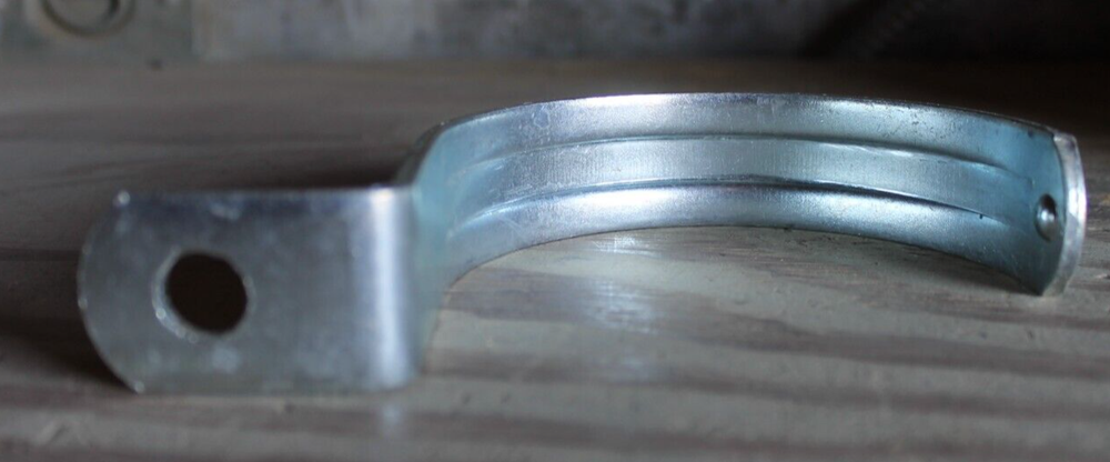 Unbranded Ridged 4" 1-Hole Pipe Strap