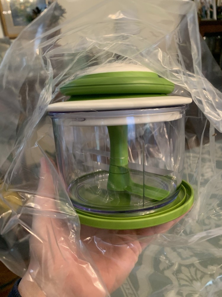 Chef'n VeggiChop Hand-Powered Pull Function Vegetable Chopper Green Storage Lid