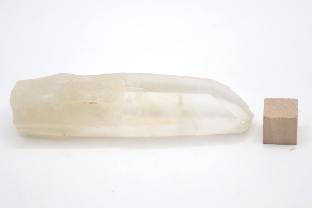 Quartz crystal. 41 grams. Natural.