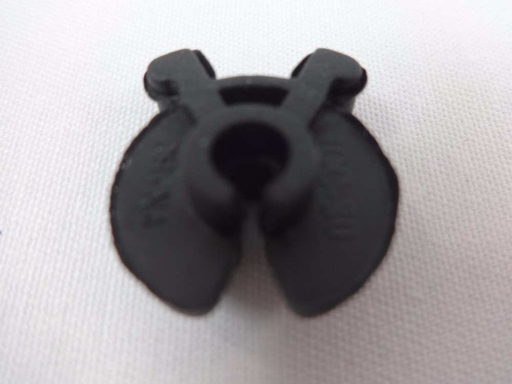 Qty. 25 Black Squeezable Inventory Control Clip Wire Grid Peg Hook