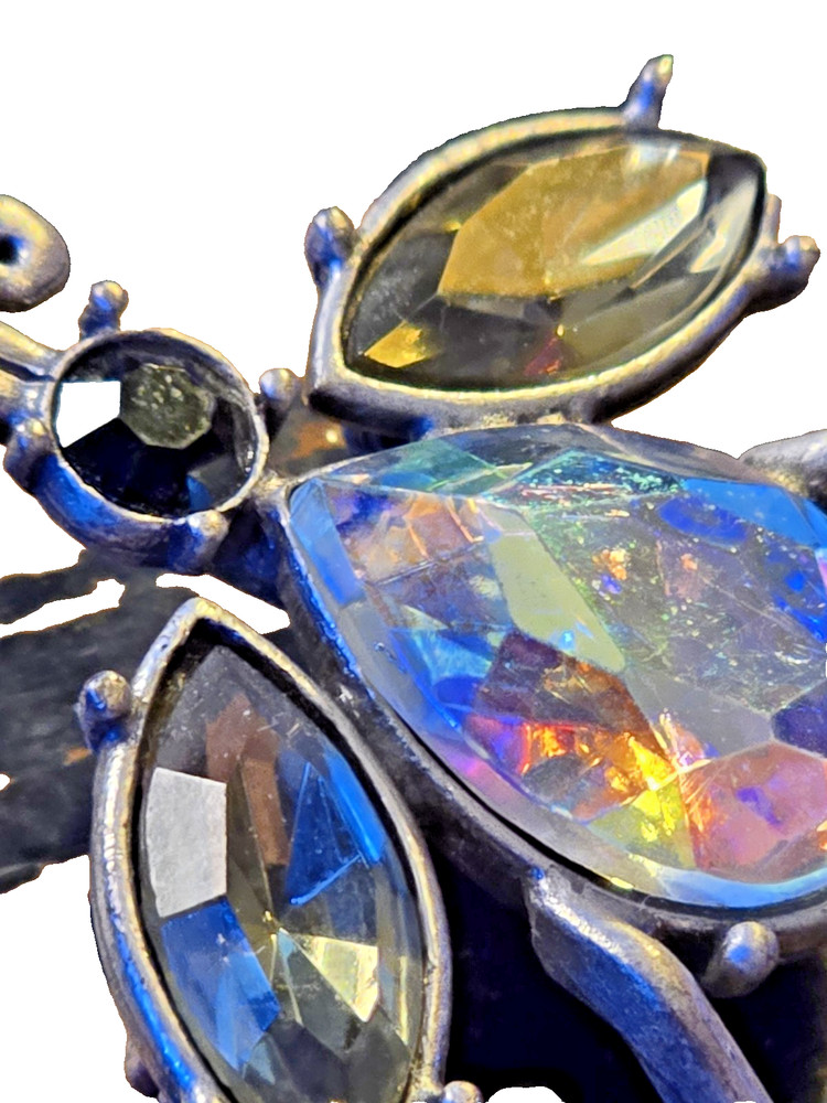 BEE OR INSECT BUG PIN WITH PEAR SHAPED AB STONE BODY