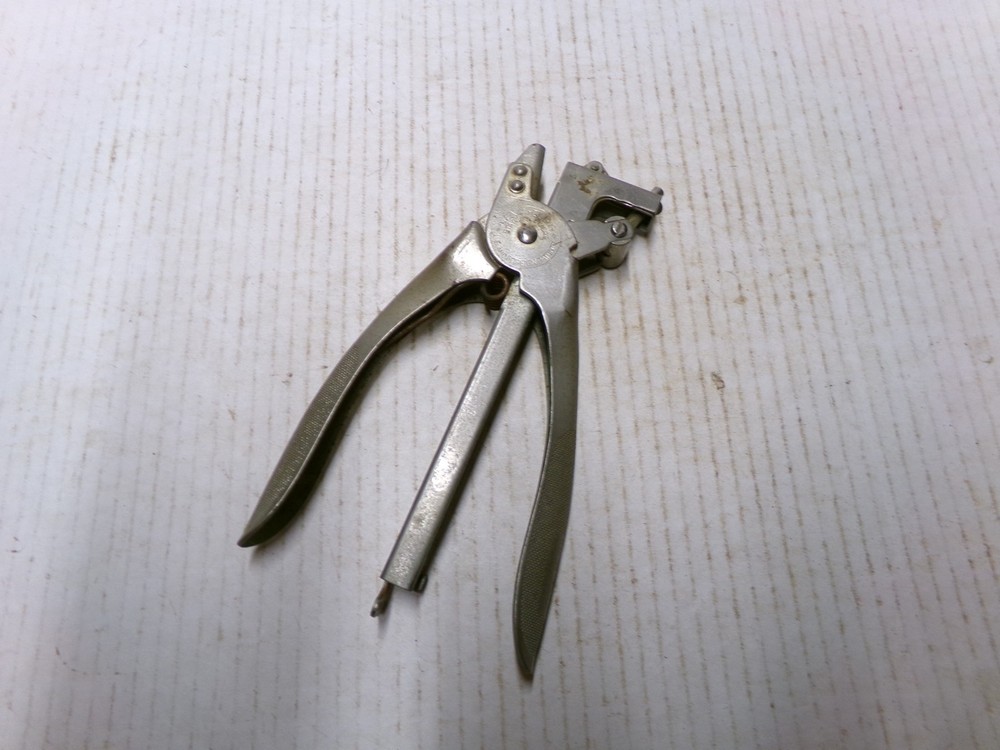 Neva Clog Products Model S-100 Stapling Pliers Vintage Tool